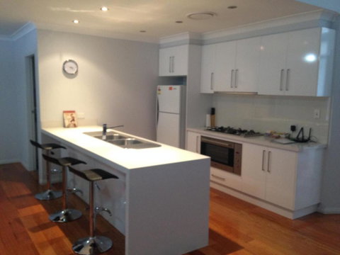 Griffith Prestige Apartments - Bed n Breakfasts 2