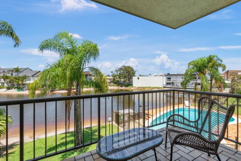 HACIENDA- CANAL VIEWS AND COMFORT - Accommodation Australia 3