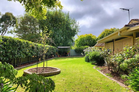 Hahndorf Home, Walk To Main St, Sleeps 8 - Accommodation Australia 3