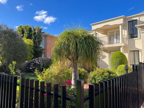 Happy Post - New - Accommodation Australia 1