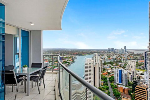 HIGH FLOOR GUARANTEE - 3 Bedroom Plus Study Apartments At Chevron Renaissance - Self Contained & Privately Managed - Wow Stay - Local Tourism 3