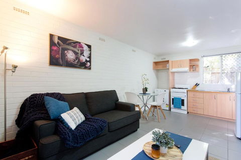 Hensman 5 - 1BRM Unit With Courtyard & Parking - Accommodation Australia 0