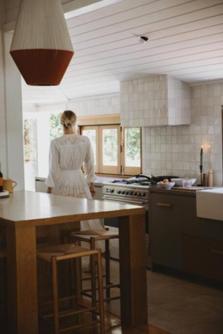 Herrings House, An Iconic Designer Nature Retreat - Accommodation Australia 3