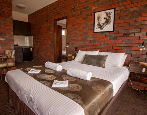Hi Way Eight Motor Inn - Accommodation Australia 3