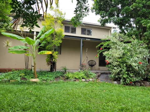 Holiday Style A Downstairs Room In Springwood Qld - Accommodation Australia 2