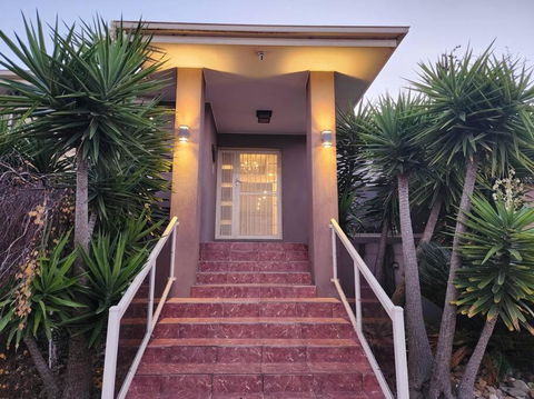 Home In Greenvale, Victoria - Accommodation Australia 0