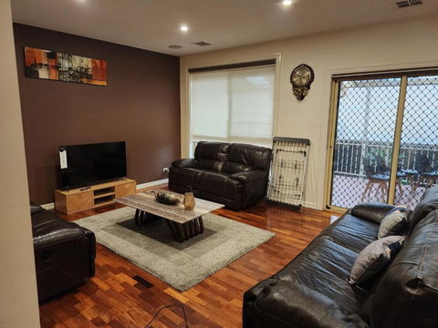 Home In Greenvale, Victoria - Accommodation Australia 2