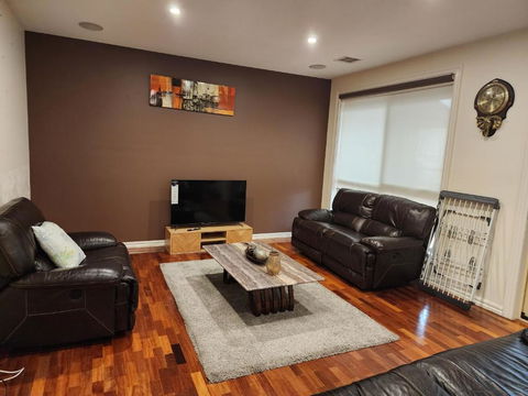 Home In Greenvale, Victoria - Accommodation Australia 1