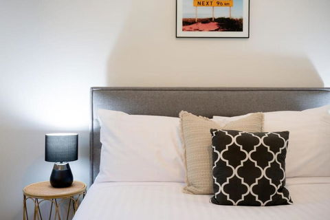 Homely Unit Located Near The City With Parking And Wifi - Accommodation Australia 1