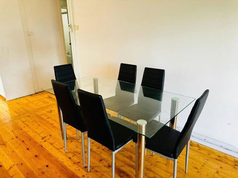 House In Sunshine Close To City - Accommodation Australia 1