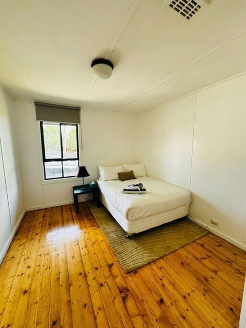 House In Sunshine Close To City - Accommodation Australia 3