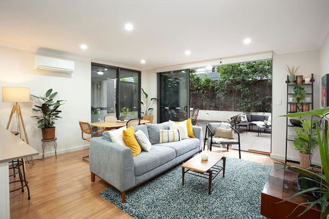Huge 3 Bed Camperdown Garden Apt W Parking Aircon - Accommodation Australia 0