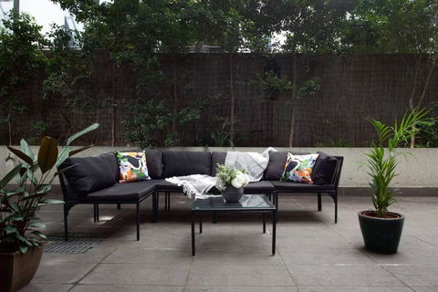 Huge 3 Bed Camperdown Garden Apt W Parking Aircon - Accommodation Australia 1