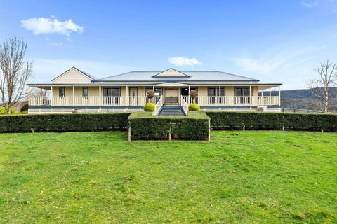 IRONBARK FARM Farmhouse On 52 Acres In The Scenic Yarra Valley - Accommodation Australia 0