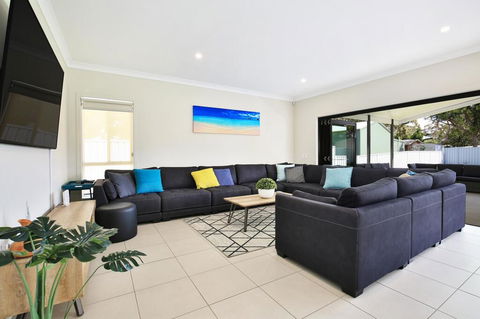 Adriatic Jervis Bay - 2 Min Walk To Beach - Family Friendly - Accommodation Australia 1