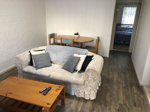 Affordable Comfortable Inglewood Apartment+Pool - Accommodation Australia 2