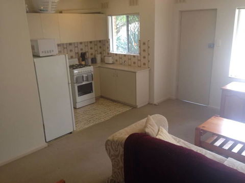 Affordable Comfortable Inglewood Apartment+Pool - Accommodation Australia 0