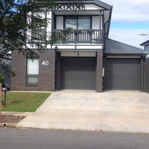 Agathas At Seacombe Gardens - Accommodation Australia 3