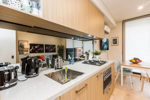 Air Conditioned One Bedroom With Pool Close To CBD - Accommodation Australia 1