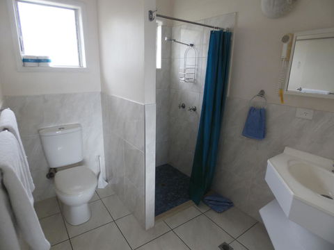 Airlie Court Units - Accommodation Australia 2