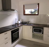 Airlie Getaway Unit 3 - Local Tourism