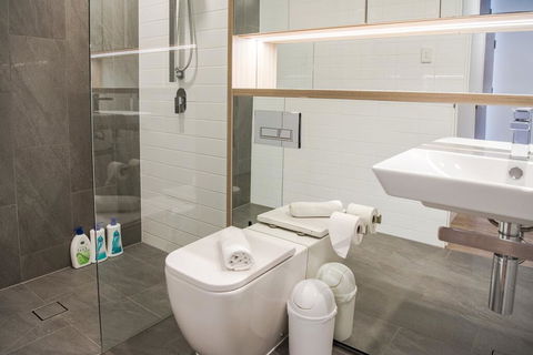 AirTrip Apartments On Tribune Street - Accommodation Australia 3