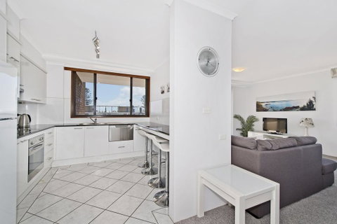 Akuna 18 6 Joffre Street - Accommodation Australia 2