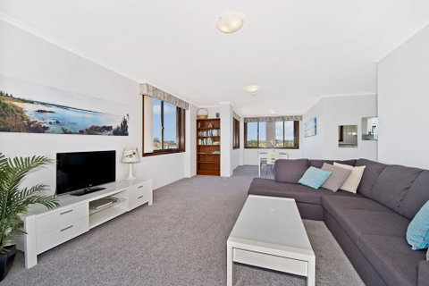 Akuna 18 6 Joffre Street - Accommodation Australia 3