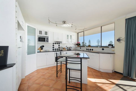 Akuna 23 6 Joffre Street - Local Tourism 2