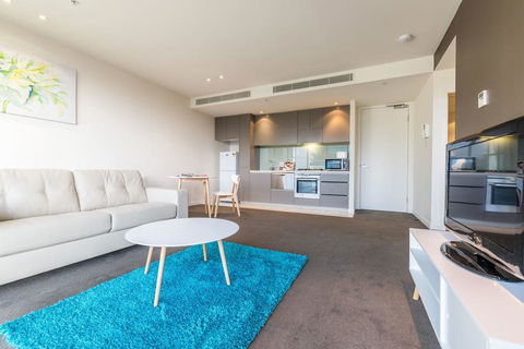 Albert Park City View Stylish 1 Bedroom Apartment - Accommodation Australia 1