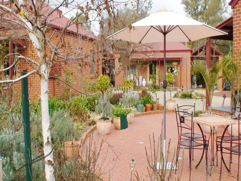 Albury Cottages - Accommodation Australia 0