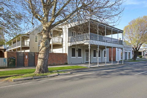 Albury Suites - Waterstreet - Australia Shopping 1