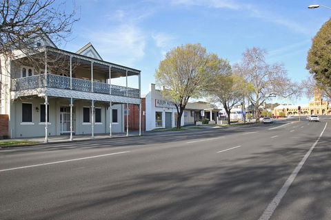 Albury Suites - Waterstreet - Australia Shopping 2