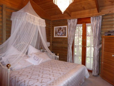 Aldgate Lodge Bed & Breakfast - Local Tourism 2