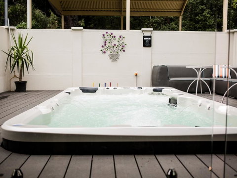 Aldgate Lodge Bed & Breakfast - Local Tourism 1