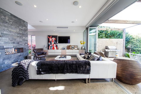 Alegria - Australia Shopping 1