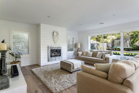 ALLAMBEA - MOUNT ELIZA - Accommodation Australia 1