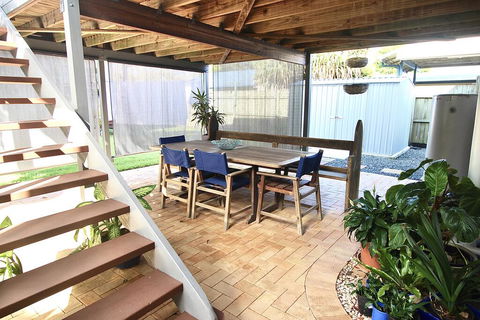 Aloha Alex Beach House Pet-friendly- 450m To The Beach - Accommodation Australia 1