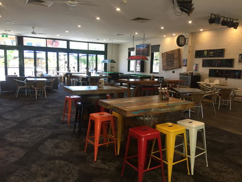Alpine Hotel Bright - Accommodation Australia 1