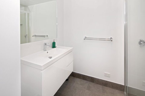 Alpine Lake Retreat - Australia Shopping 3