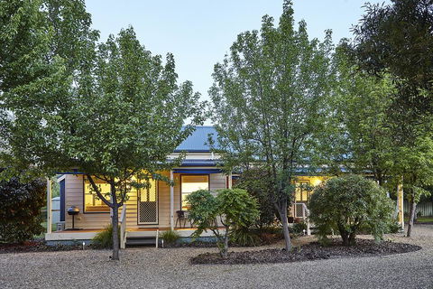 Alpine Valley Cottages - Accommodation Australia 2