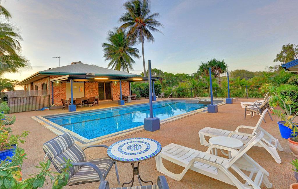 Eight Mile Creek QLD Australia Shopping