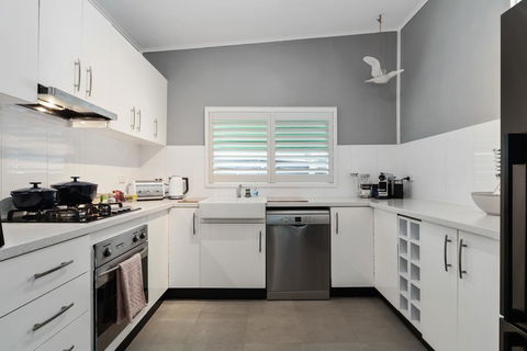Amber Cottage, Luxury Seaside Retreat With Outdoor Spa! - Accommodation Australia 2