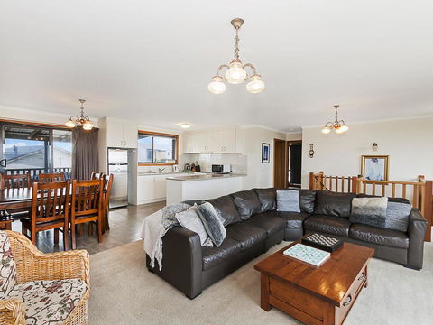 AMBIENCE BY THE SEA - Accommodation Australia 0