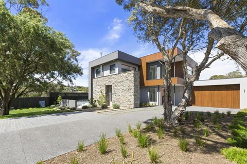 ANCHORAGE - MOUNT MARTHA - Accommodation Australia 2