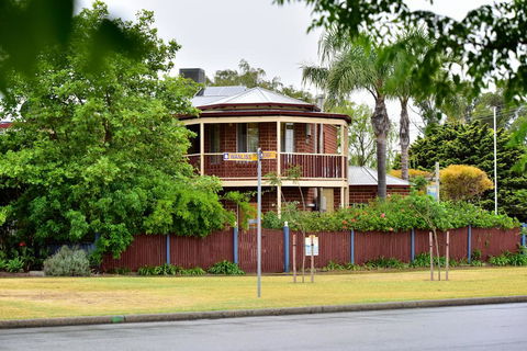 Anchorage Guest House And Self-contained Accommodation - Accommodation Australia 0