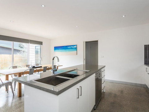 ANGLE BY THE SEA - Anglesea - Accommodation Australia 1