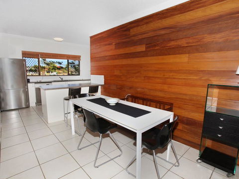 Anjuna 2 - 2 BDRM Budget Stay On Canal - Accommodation Australia 2
