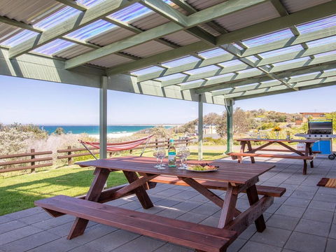 Antonio's Paradise - Spectacular Views Over Warrain Beach - Accommodation Australia 0