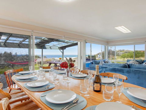 Antonio's Paradise - Spectacular Views Over Warrain Beach - Accommodation Australia 3